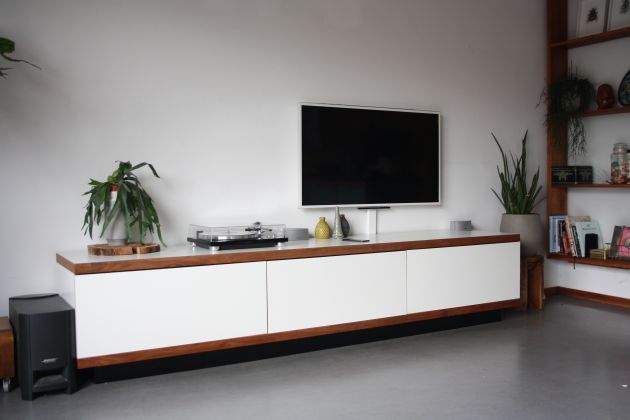 kast voor de televisie 